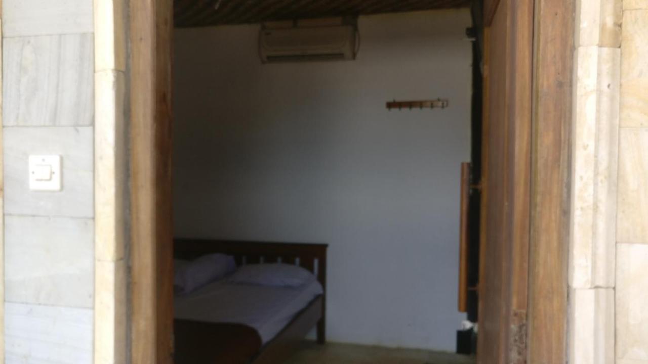 Hotel Kampoeng Drini Brono Экстерьер фото
