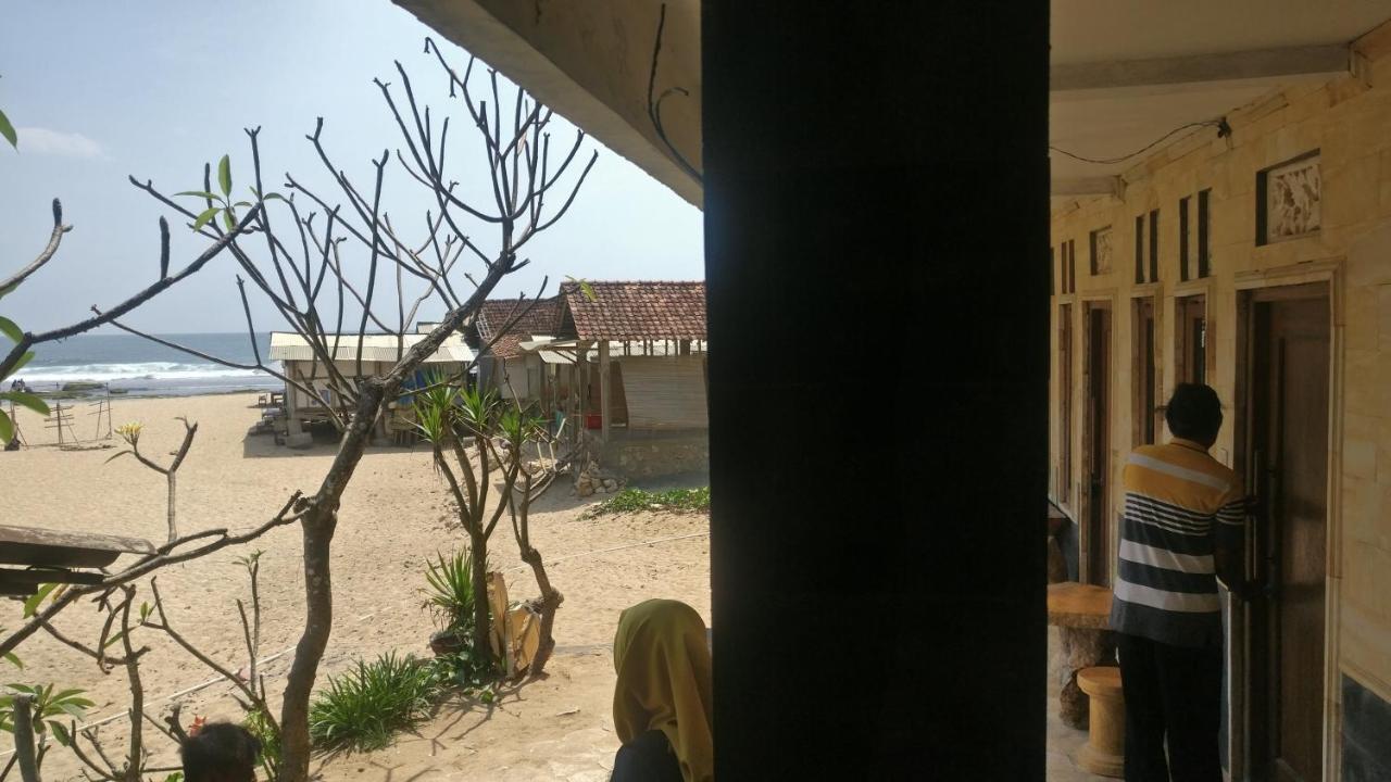 Hotel Kampoeng Drini Brono Экстерьер фото